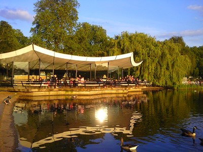 best places for outside dining in Notting Hill, serpentine bar & kitchen